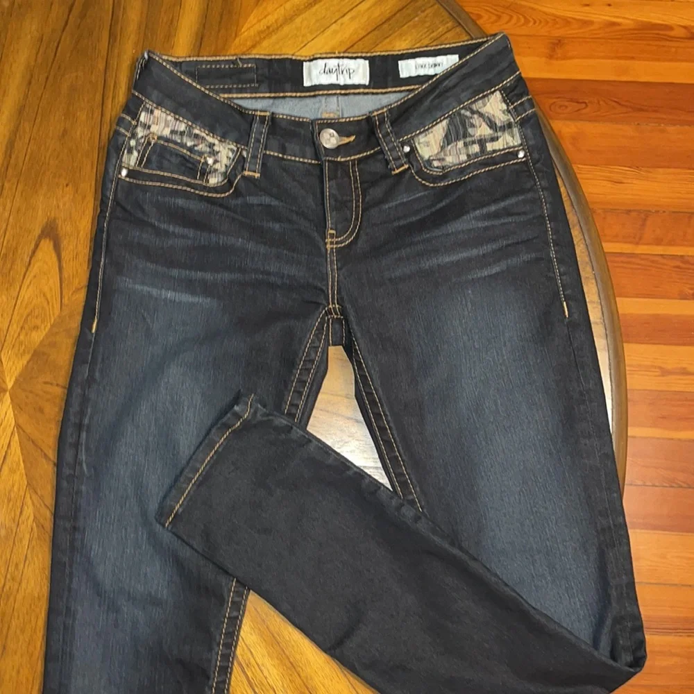 Daytrip Lynx Skinny Dark Wash Jeans 27R 27 31” inseam - Picture 1 of 5